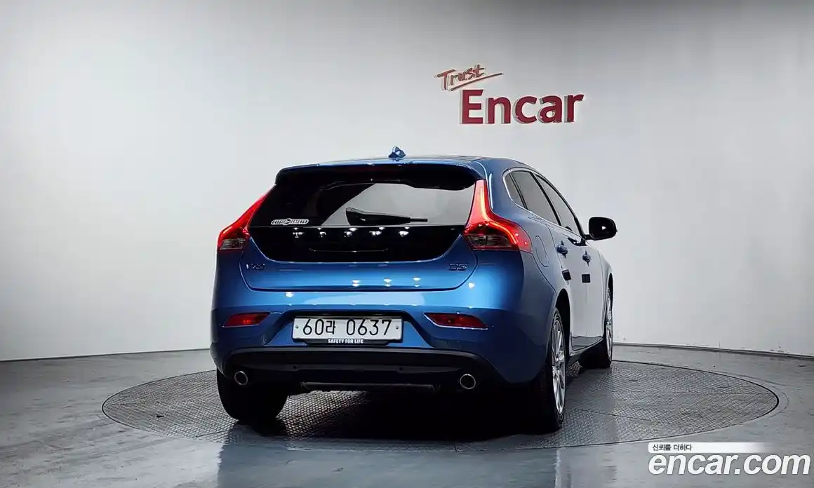 Volvo V40 2015 2.0 гидро в Москве № 823966, фото 4