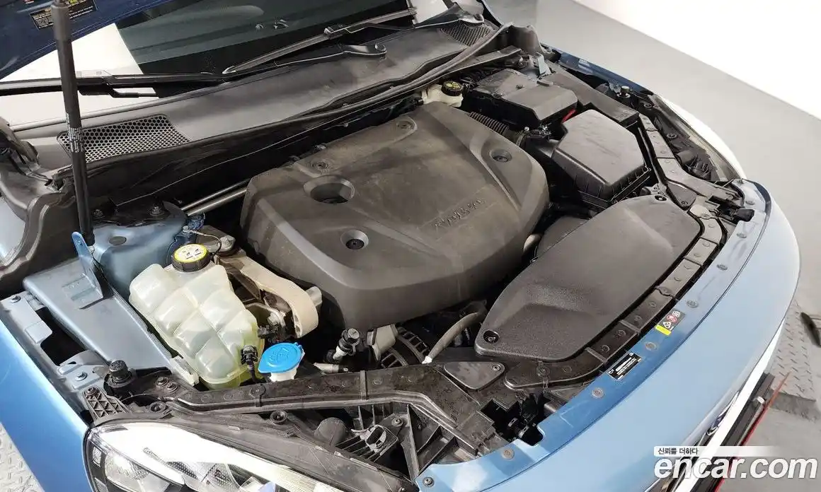 Volvo V40 2015 2.0 гидро в Москве № 823966, фото 6