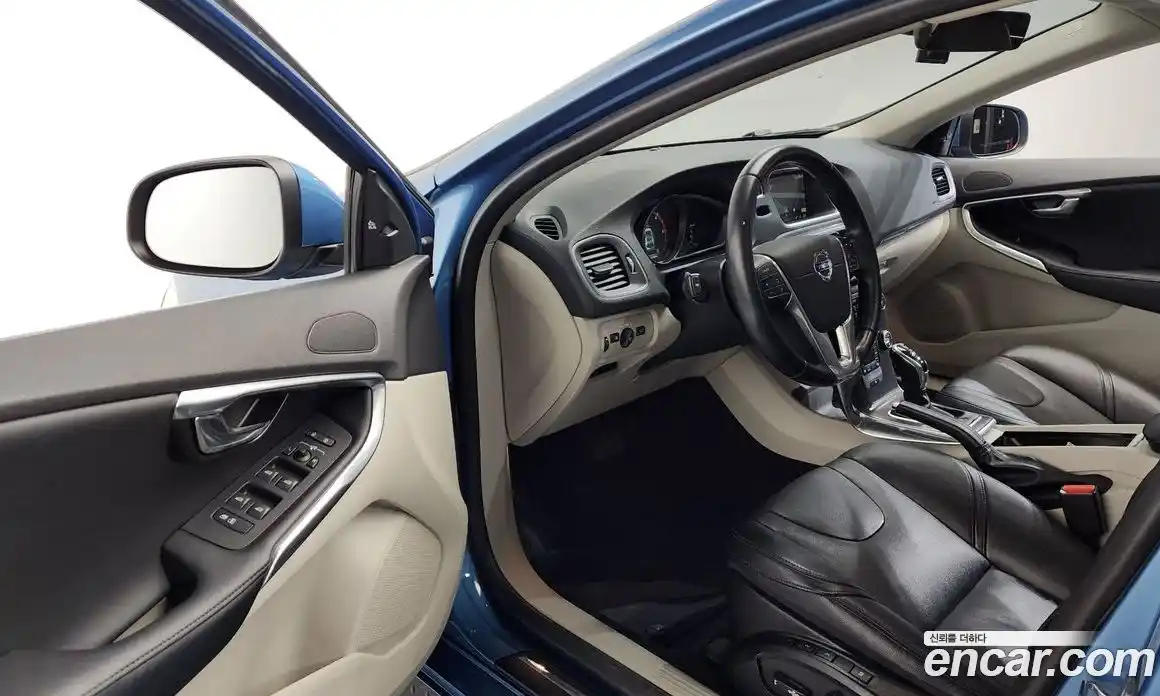 Volvo V40 2015 2.0 гидро в Москве № 823966, фото 10