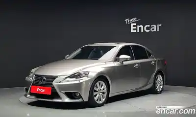 Lexus IS, 2015