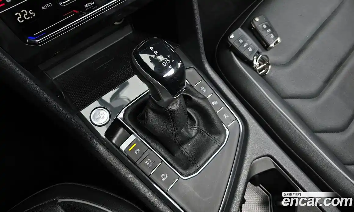 Volkswagen Tiguan 2023 2.0 гидро в Москве № 826100, фото 9
