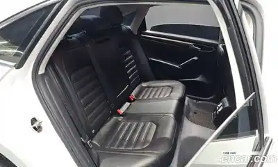 Volkswagen Passat 2018 2.0 гидро в Москве № 862342, миниатюра 12