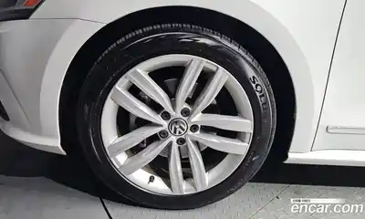 Volkswagen Passat 2018 2.0 гидро в Москве № 862342, миниатюра 5