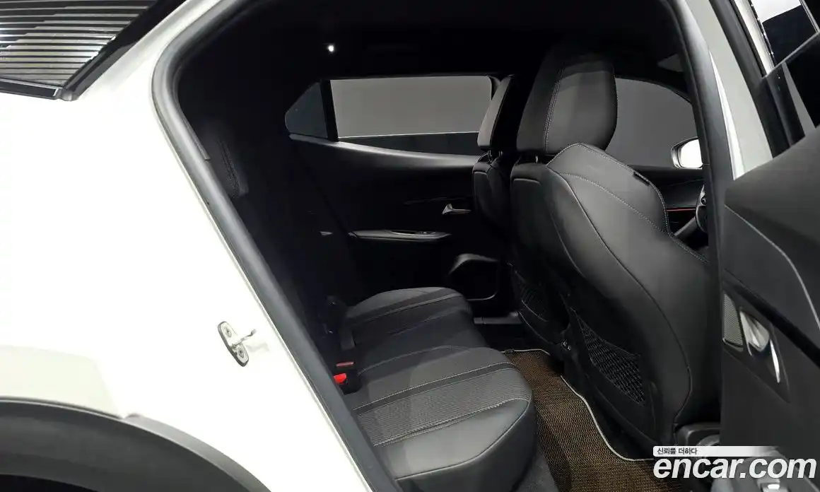 Peugeot 2008 2021 0.1 гидро в Москве № 897379, фото 12