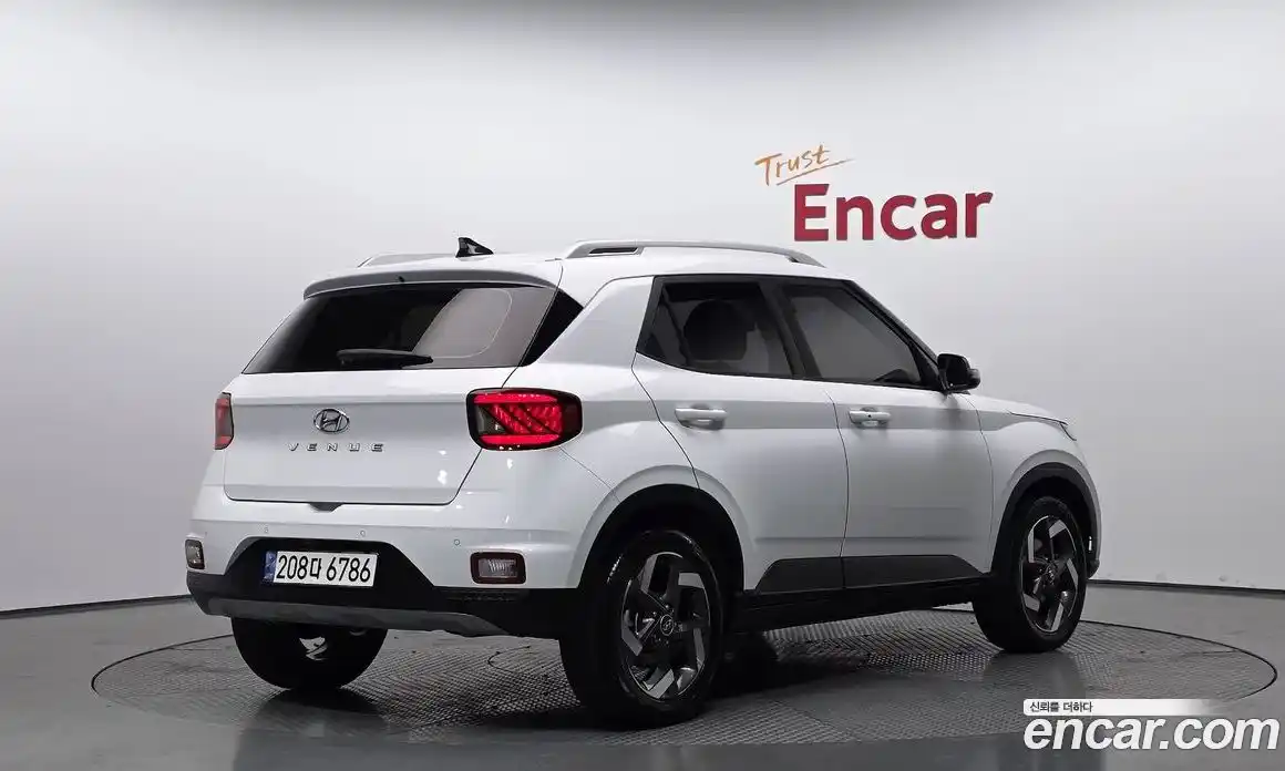 Hyundai Venue 2022 1.6 Автомат в Москве № 927585, фото 2