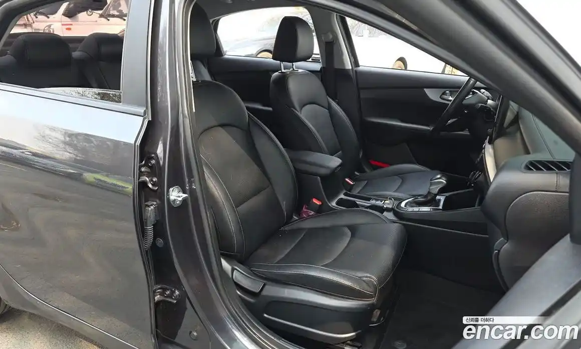 Kia K3 2022 1.6 Автомат в Москве № 972927, фото 12