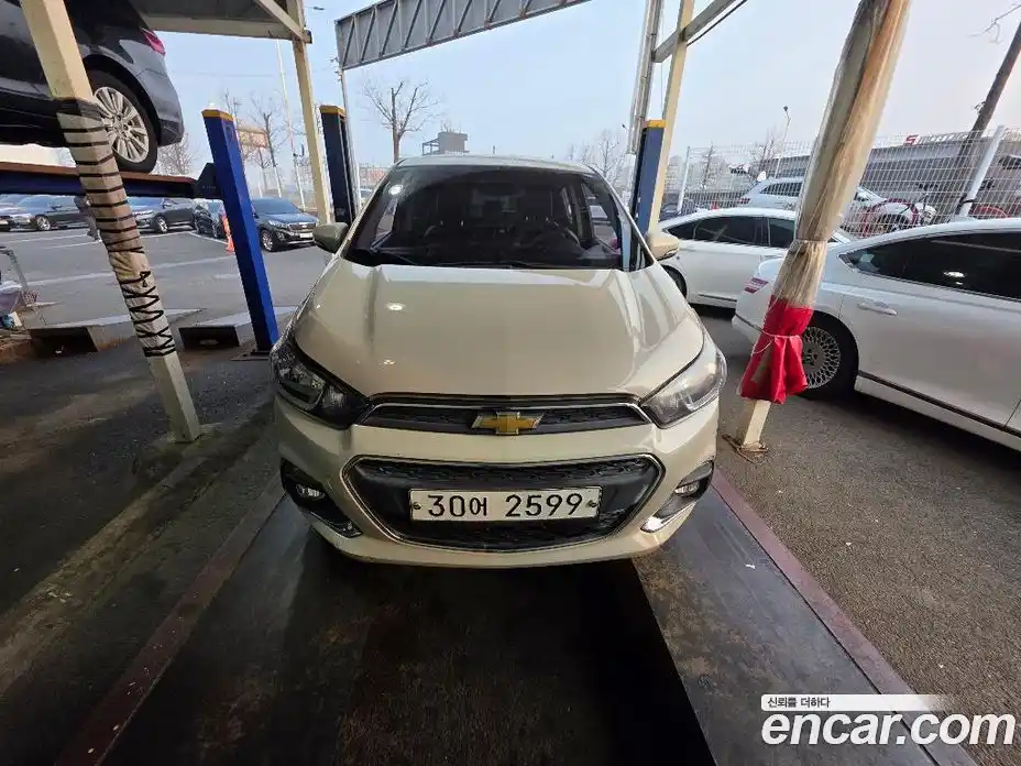 Chevrolet Spark 2016 1.0 Автомат в Москве № 975218, фото 1