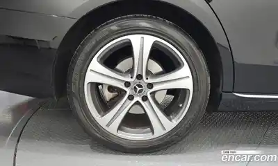 Mercedes-Benz E-Class 2018 2.0 гидро в Москве № 1006115, миниатюра 5