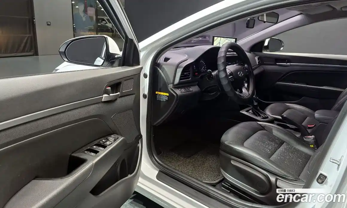 Hyundai Avante 2018 1.6 Автомат в Москве № 1008252, фото 11