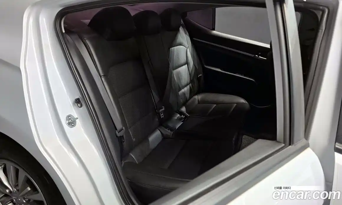 Hyundai Avante 2018 1.6 Автомат в Москве № 1008252, фото 12