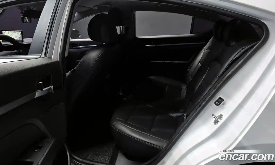 Hyundai Avante 2018 1.6 Автомат в Москве № 1008252, фото 13