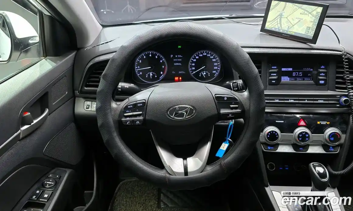 Hyundai Avante 2018 1.6 Автомат в Москве № 1008252, фото 14