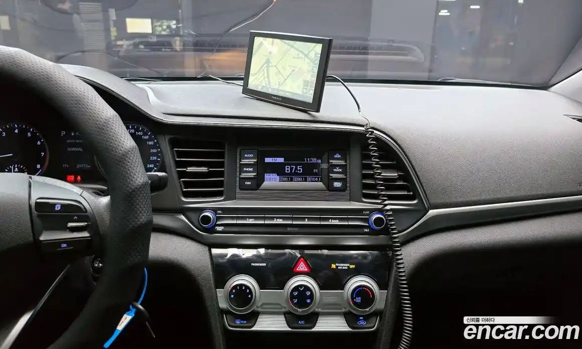 Hyundai Avante 2018 1.6 Автомат в Москве № 1008252, фото 16