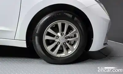 Hyundai Avante 2018 1.6 Автомат в Москве № 1008252, миниатюра 5