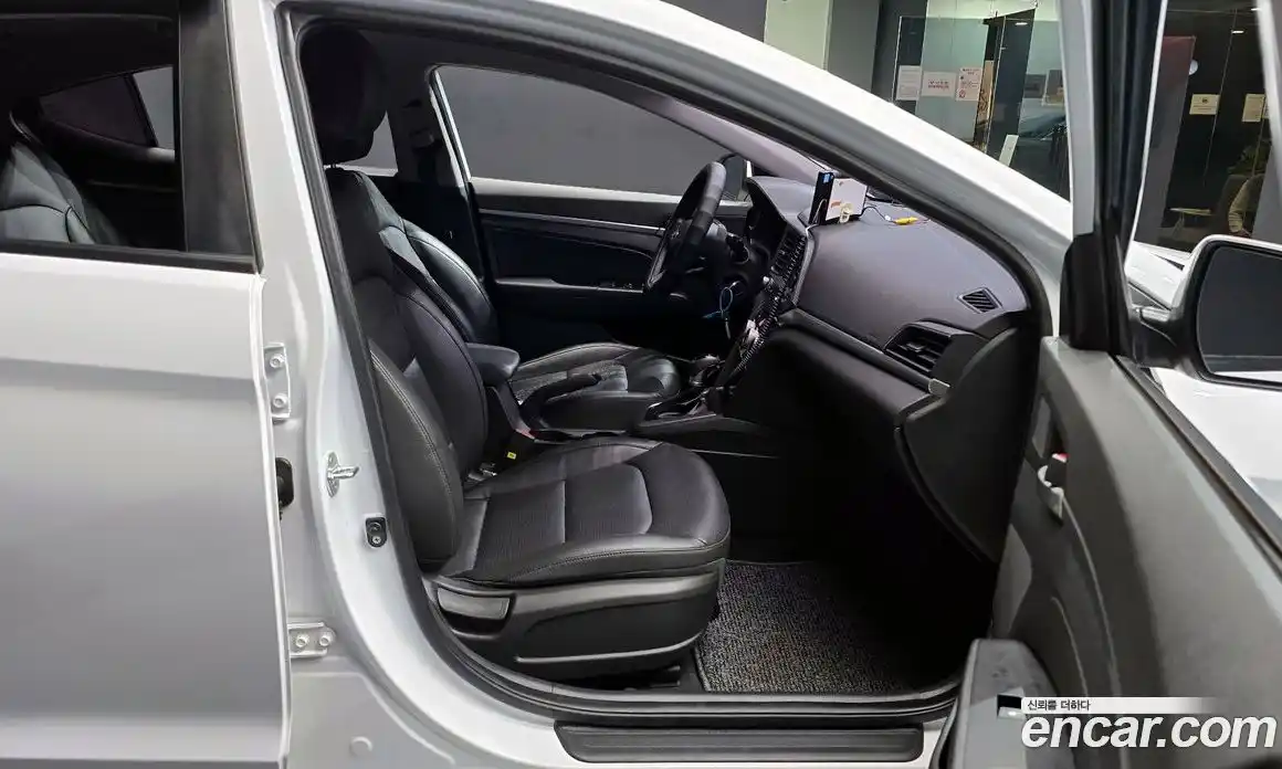 Hyundai Avante 2018 1.6 Автомат в Москве № 1008252, фото 10