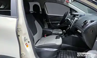 Renault QM3 2014 1.5 Автомат в Москве № 1013322, миниатюра 11