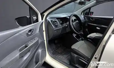 Renault QM3 2014 1.5 Автомат в Москве № 1013322, миниатюра 10