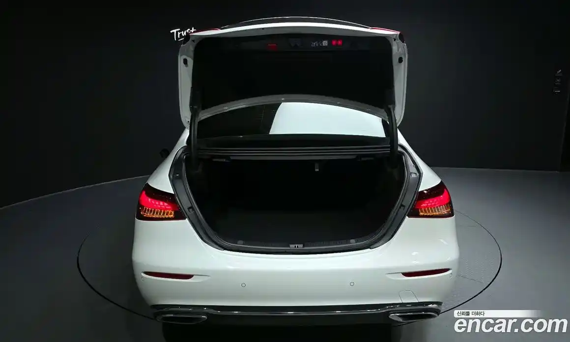 Mercedes-Benz E-Class 2023 1.9 гидро в Москве, фото 20