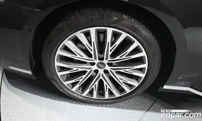 Audi A8 2023 3.0 гидро в Москве № 162328, миниатюра 5