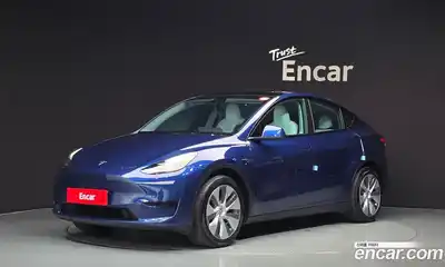 Tesla Model Y, 2024