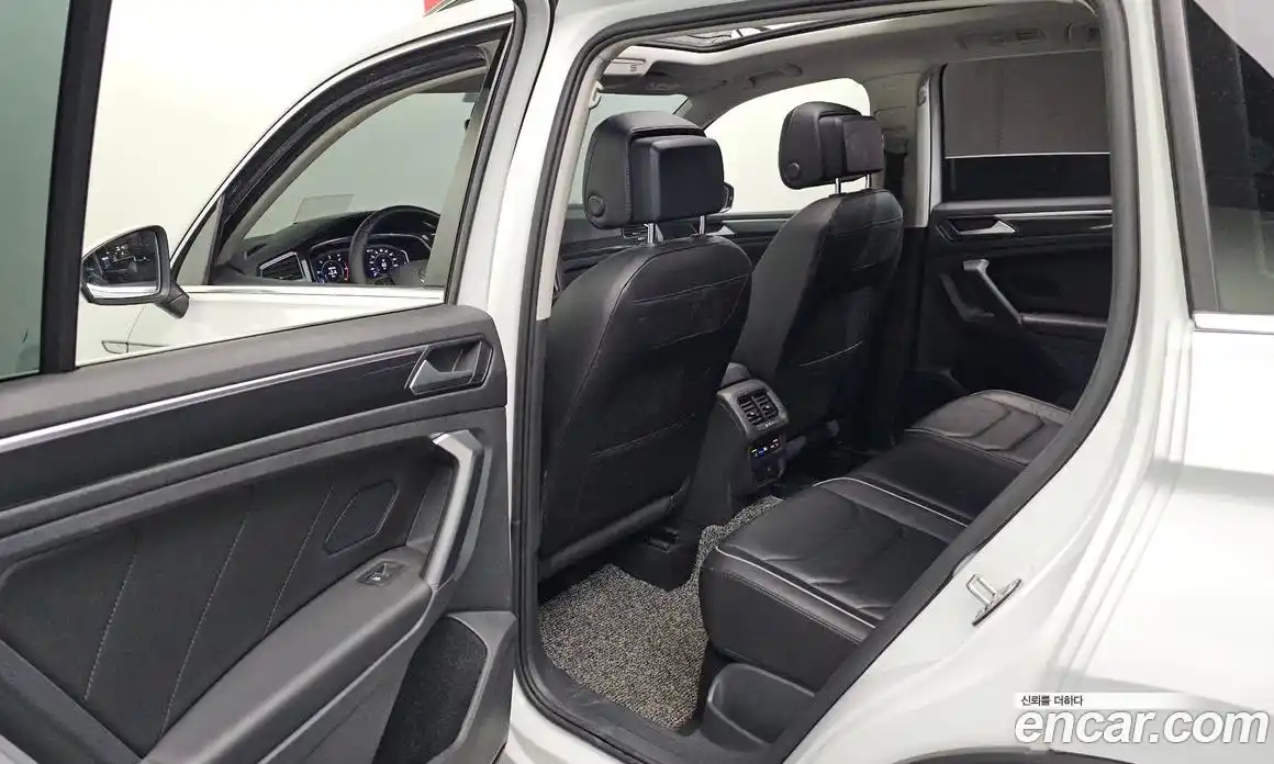 Volkswagen Tiguan 2021 2.0 гидро в Москве № 168905, фото 12
