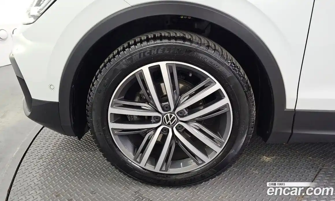Volkswagen Tiguan 2021 2.0 гидро в Москве № 168905, фото 5