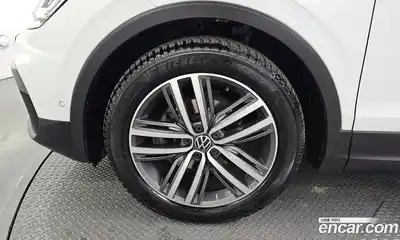 Volkswagen Tiguan 2021 2.0 гидро в Москве № 168905, миниатюра 5