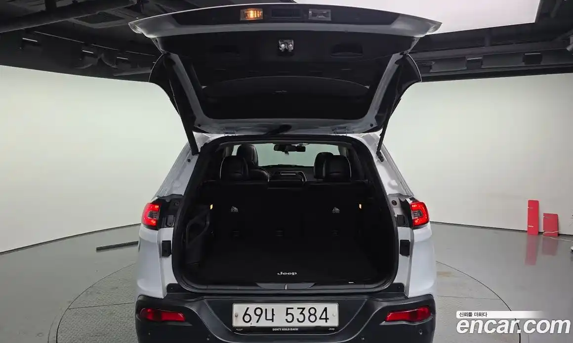 Jeep Cherokee 2016 2.2 гидро в Москве № 169864, фото 20
