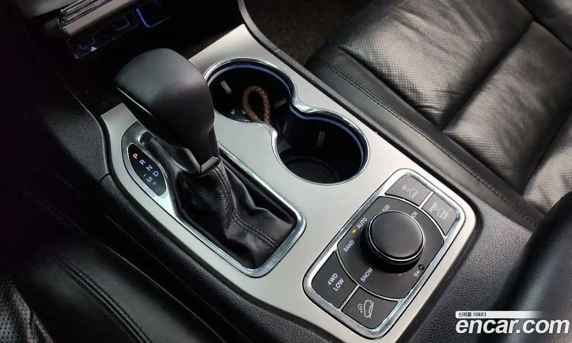 Jeep Cherokee 2018 3.0 гидро в Москве № 169909, фото 9