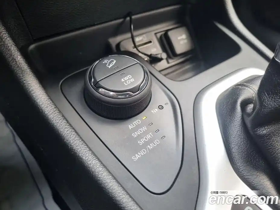 Jeep Cherokee 2017 2.2 гидро в Москве № 170086, фото 18