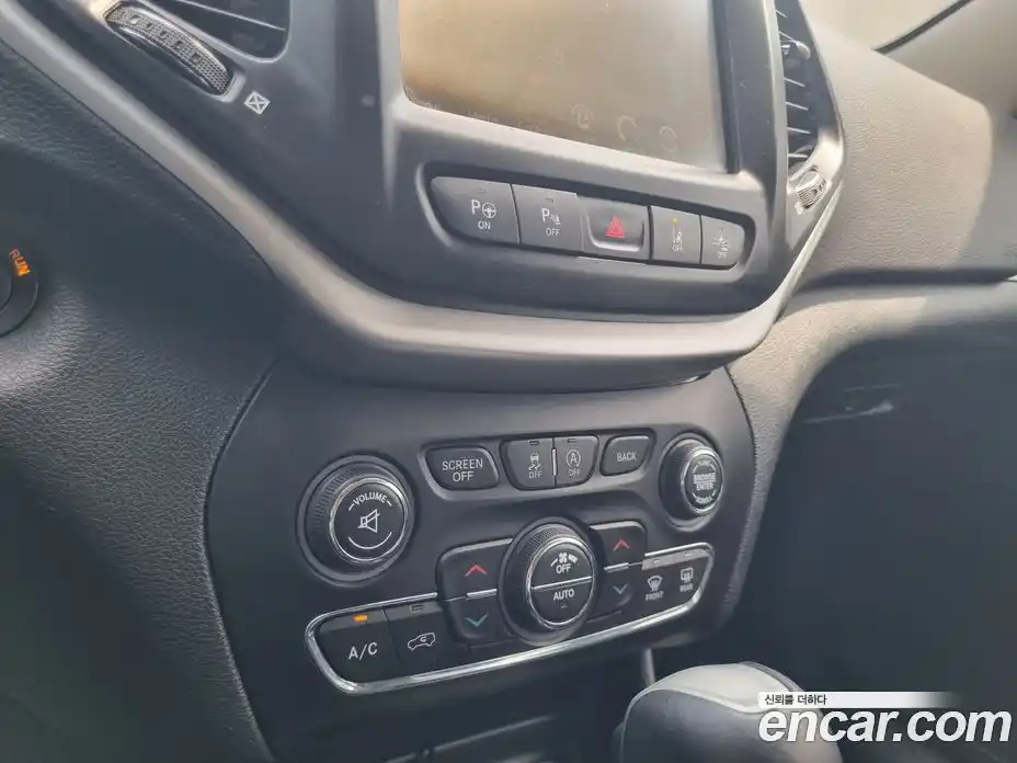 Jeep Cherokee 2017 2.2 гидро в Москве № 170086, фото 10
