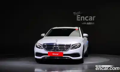 Mercedes-Benz E-Class 2020 2.0 гидро в Москве № 177964, миниатюра 3