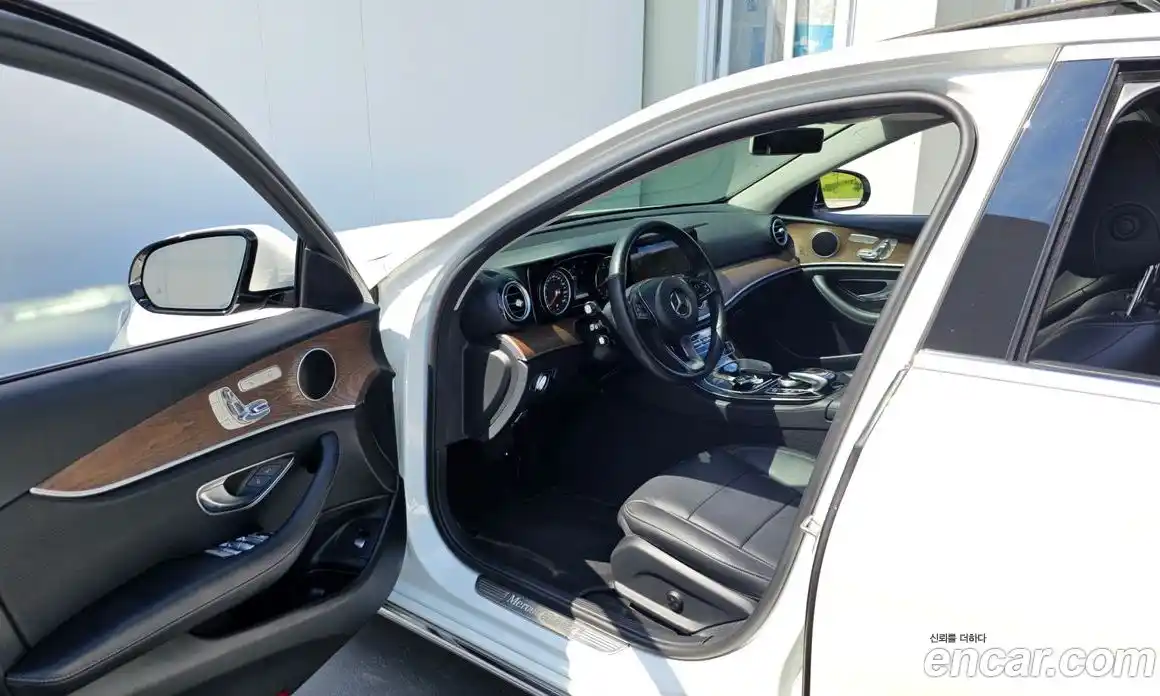 Mercedes-Benz E-Class 2017 2.0 гидро в Москве № 195285, фото 10