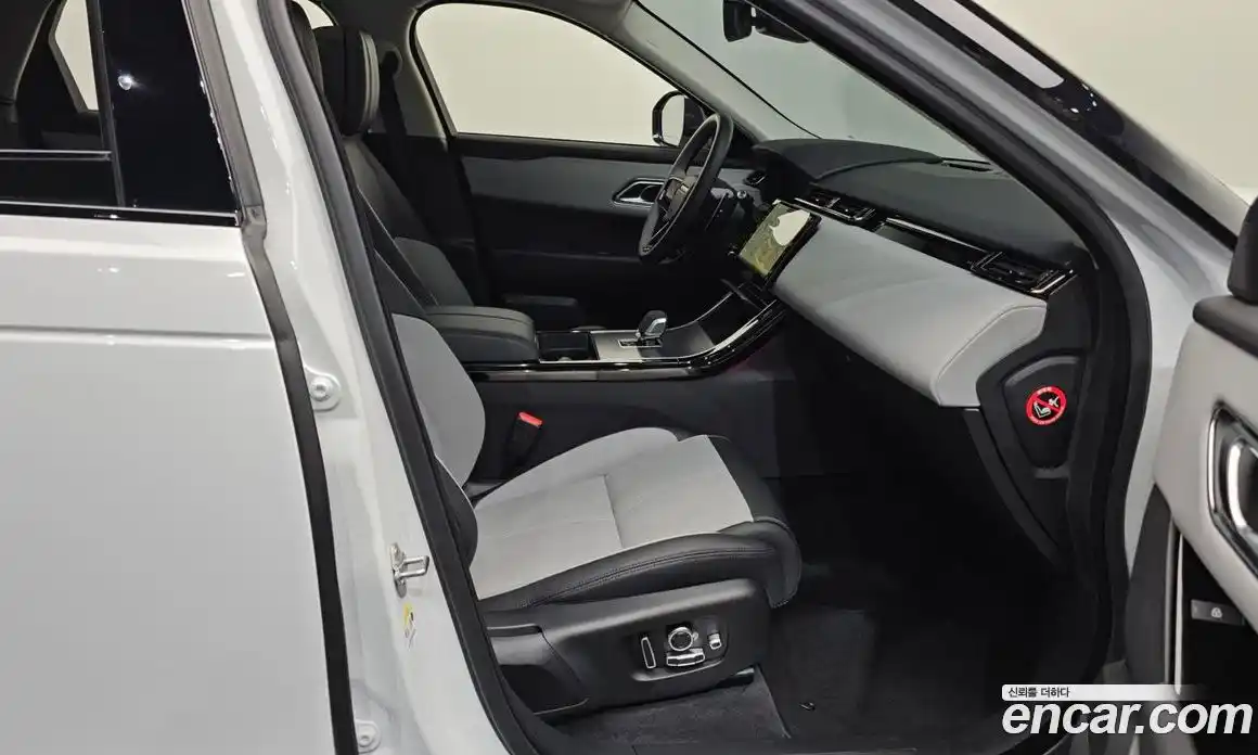 Land Rover Range-Rover Velar 2025 3.0 гидро в Москве, фото 3