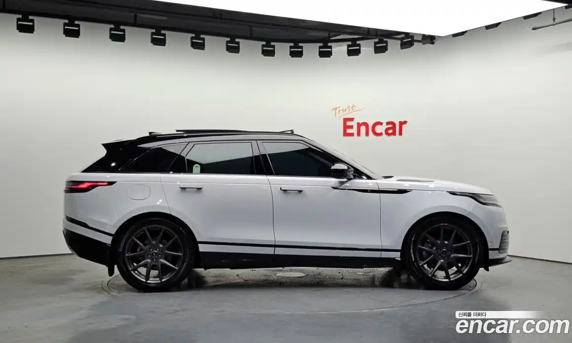 Land Rover Range-Rover Velar 2025 3.0 гидро в Москве, фото 6