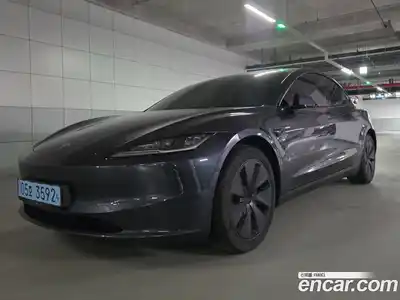 Tesla Model 3, 2025