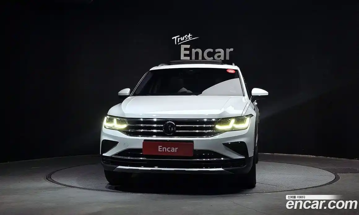 Volkswagen Tiguan 2022 2.0 гидро в Москве № 199014, фото 3