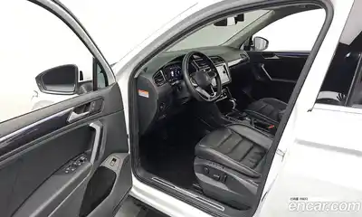 Volkswagen Tiguan 2023 2.0 гидро в Москве № 215074, миниатюра 11