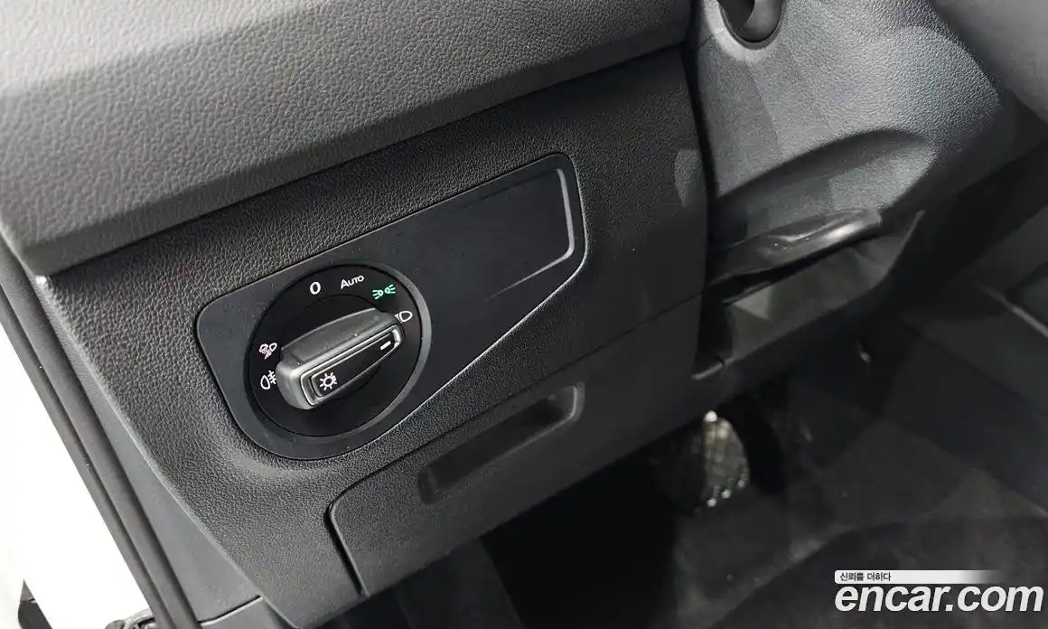 Volkswagen Tiguan 2023 2.0 гидро в Москве № 215074, фото 13