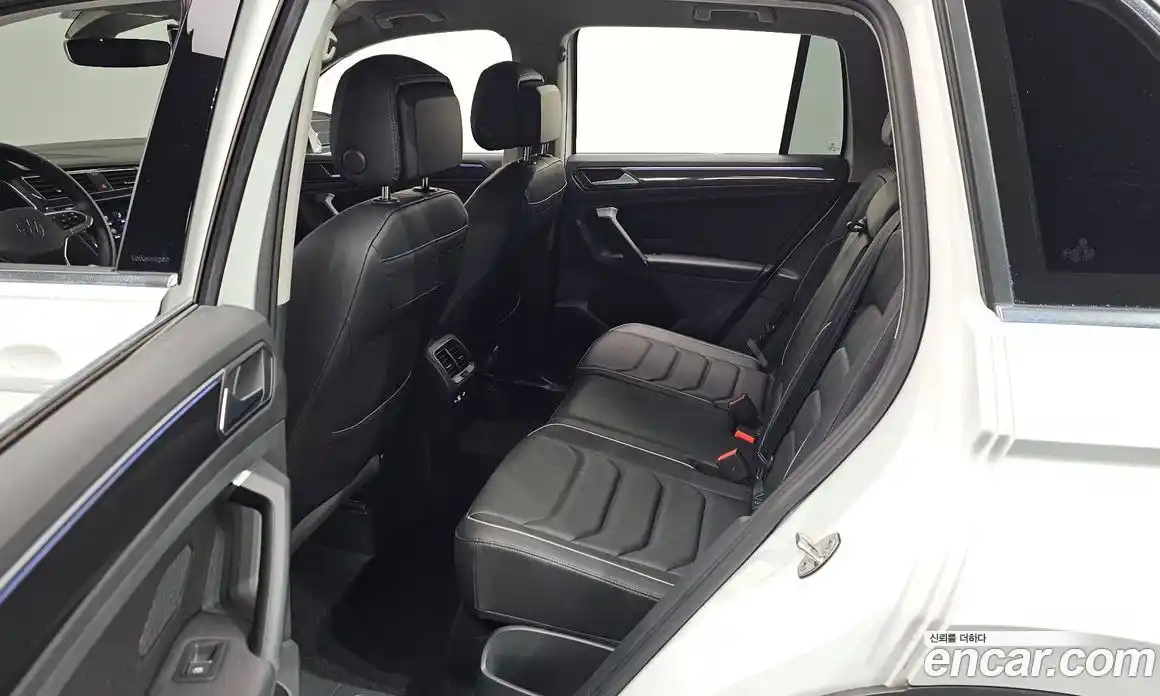 Volkswagen Tiguan 2023 2.0 гидро в Москве № 215074, фото 18