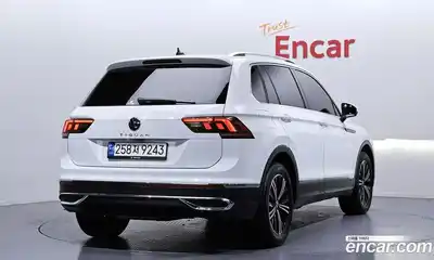 Volkswagen Tiguan 2023 2.0 гидро в Москве № 215074, миниатюра 2