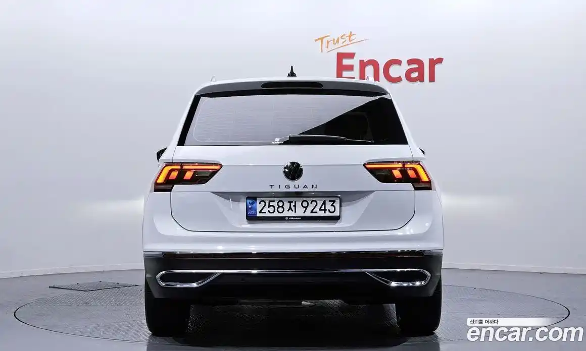 Volkswagen Tiguan 2023 2.0 гидро в Москве № 215074, фото 4