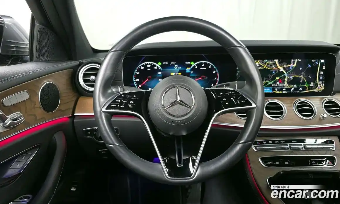 Mercedes-Benz E-Class 2022 2.0 гидро, фото 13