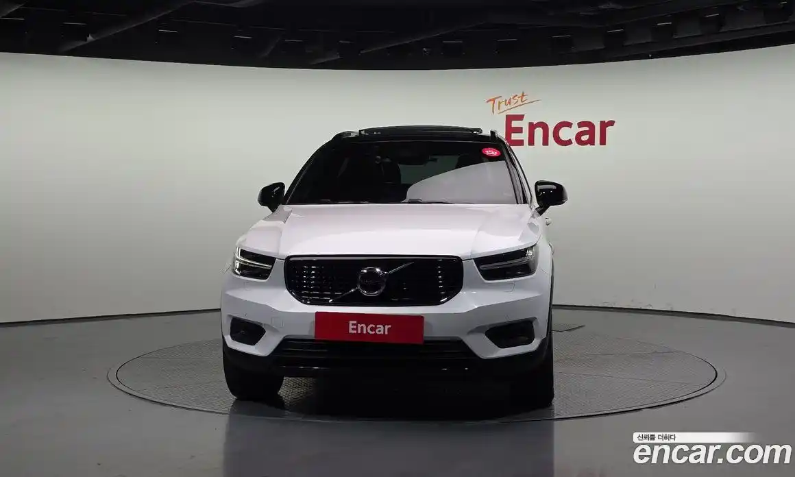 Volvo XC40 2019 2.0 гидро в Москве № 230554, фото 3