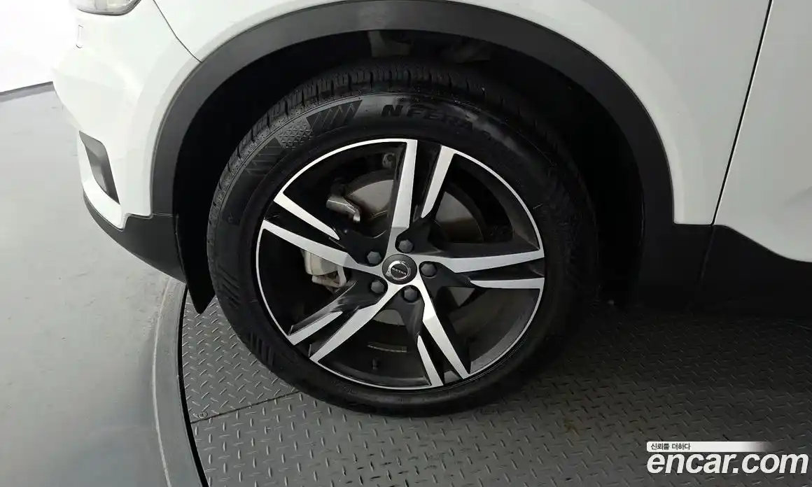 Volvo XC40 2019 2.0 гидро в Москве № 230554, фото 5