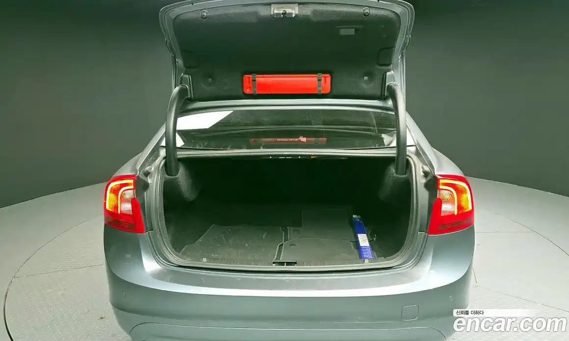 Volvo S60 2018 2.0 гидро в Москве № 230628, фото 20