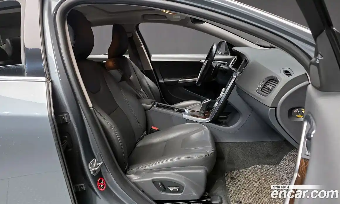 Volvo S60 2018 2.0 гидро в Москве № 230628, фото 10