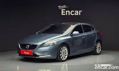 Volvo V40, 2013