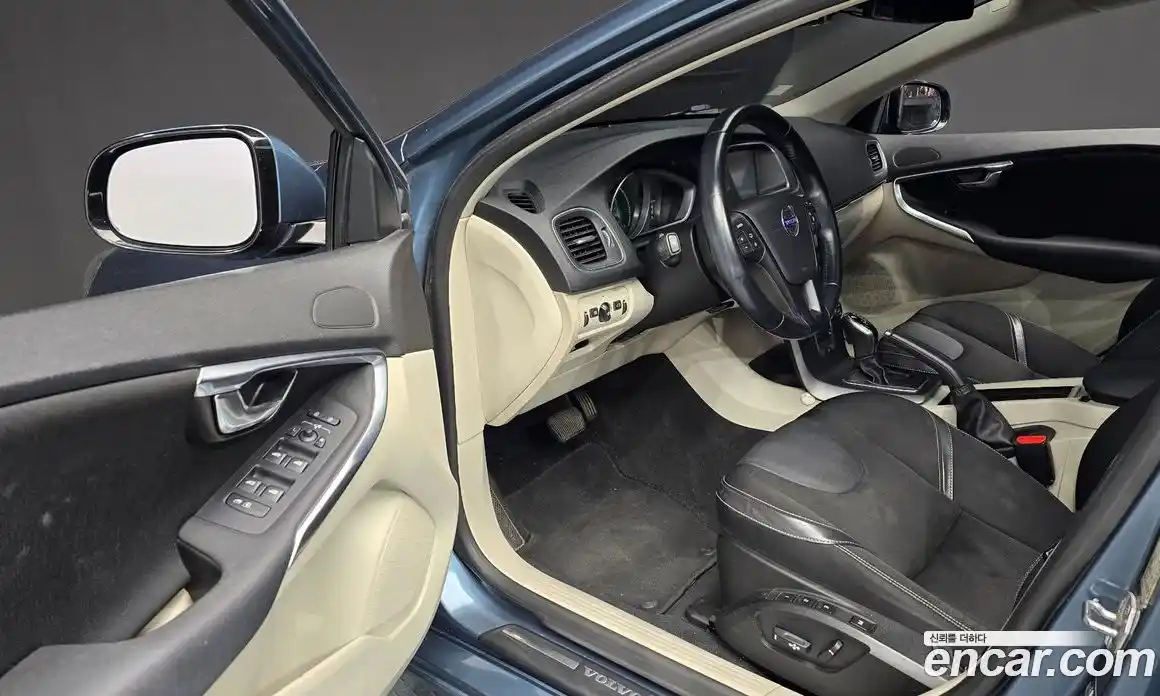 Volvo V40 2013 1.6 гидро в Москве № 230682, фото 11