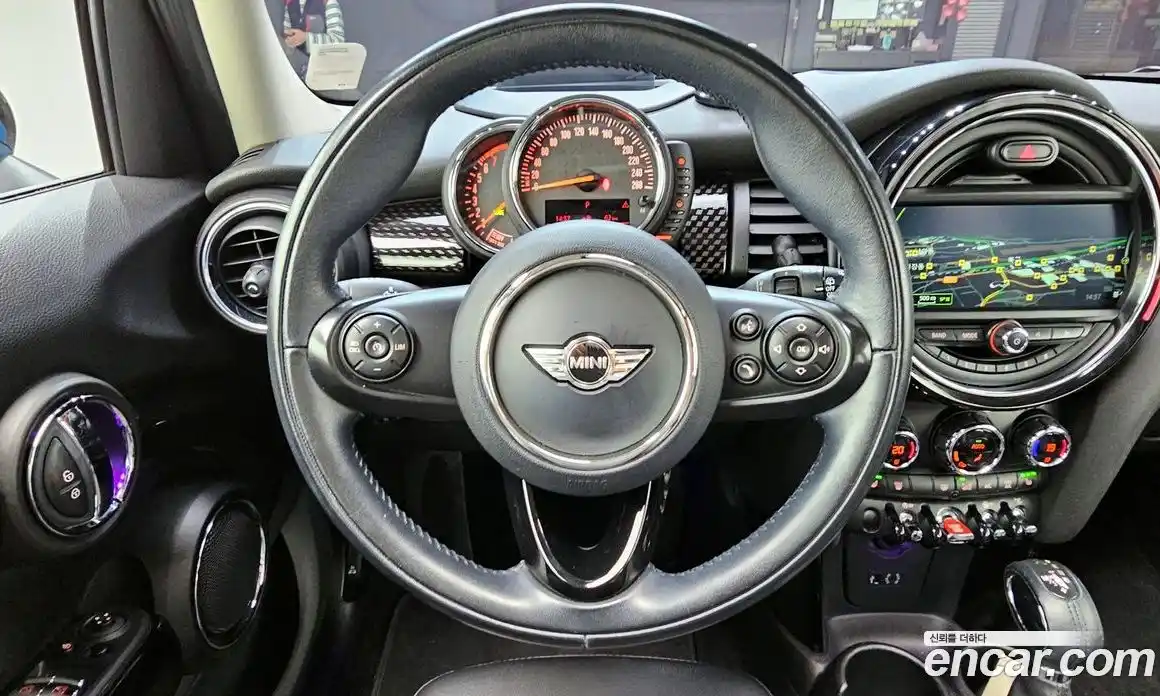 Mini Cooper 2017 2.0 гидро в Москве № 231435, фото 13